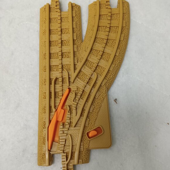 Fisher Price GeoTRAX 3 Pieces Brown Tan Switch Tracks Left - Right & Y Switch - Picture 3 of 3